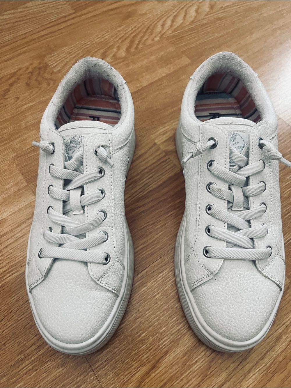 Roxy Sheilahh 2.0 white slip ons - Sz 7